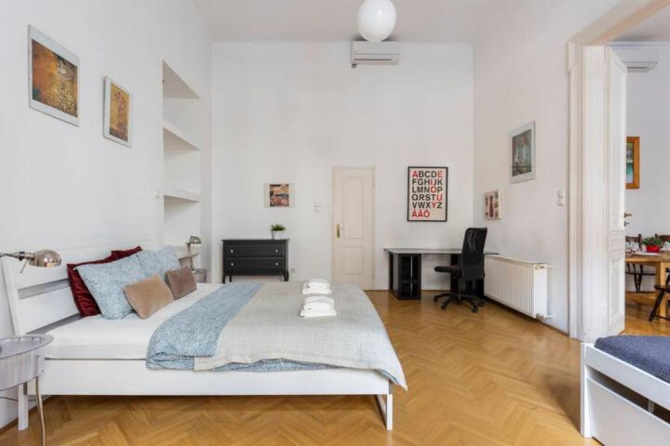 Bourgeois Elegance In The Heart Of Budapest Esterno foto