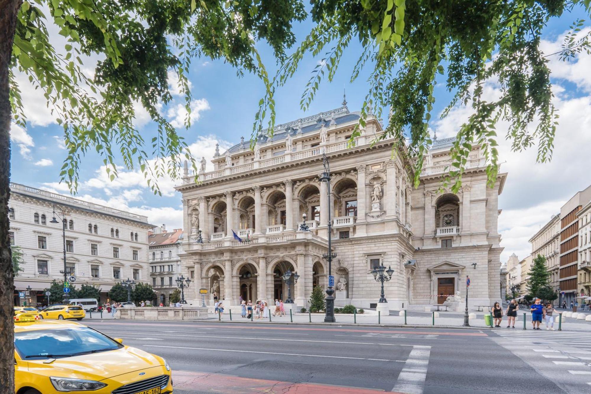 Bourgeois Elegance In The Heart Of Budapest Esterno foto