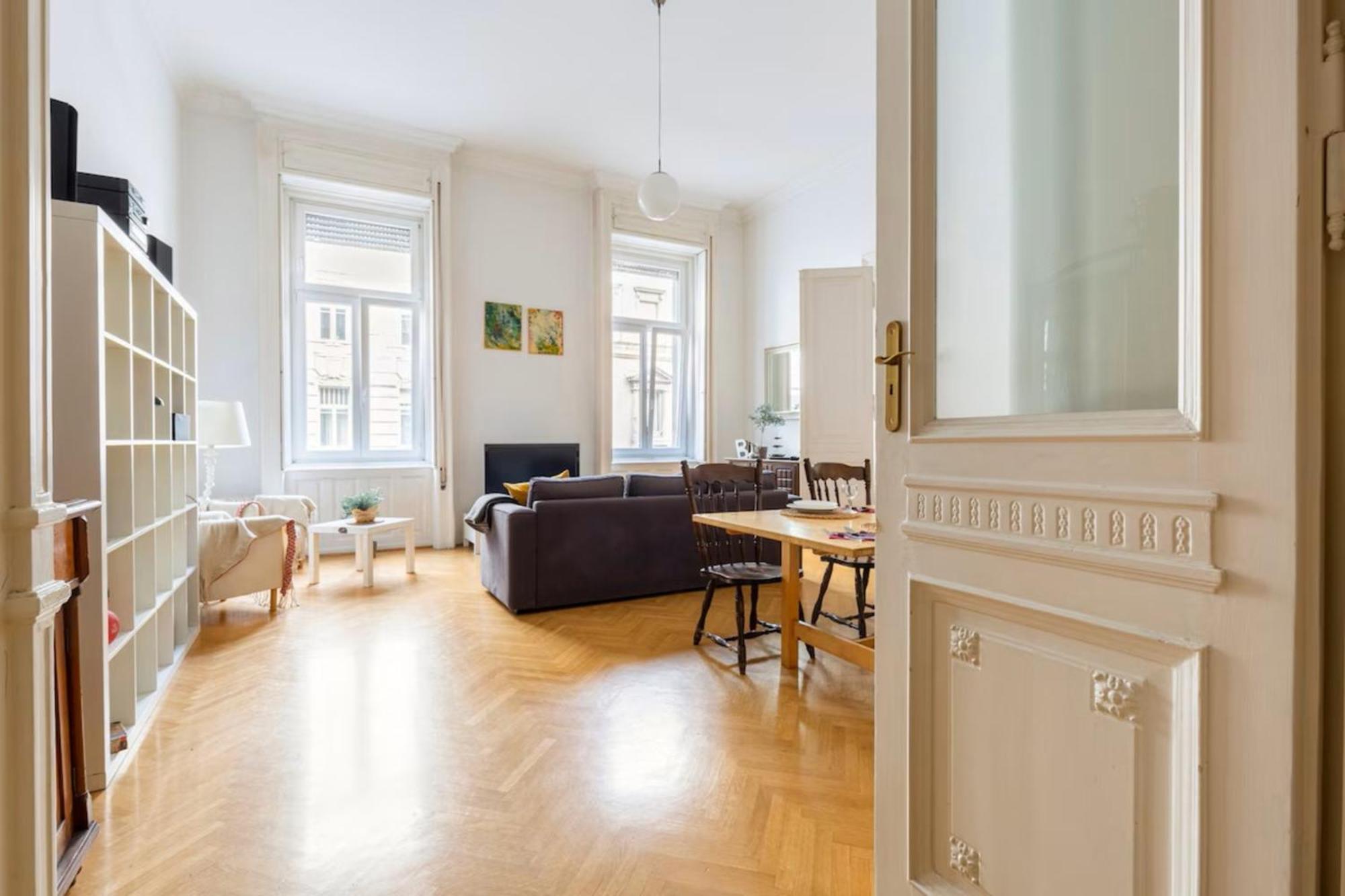 Bourgeois Elegance In The Heart Of Budapest Esterno foto